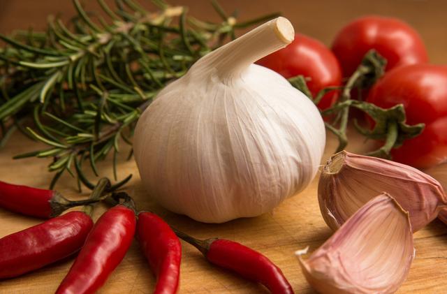 熟蒜是辛辣食物吗 89be3755eaff409d9a13dbd266e94f0c.jpeg
