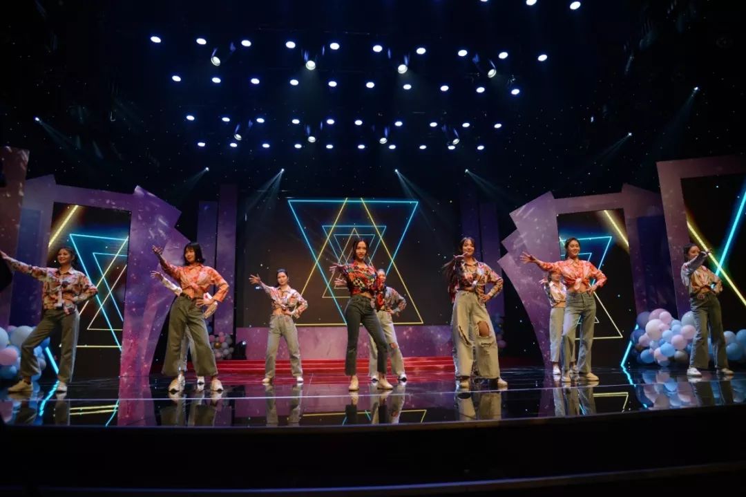 模特大赛视频高清播放 edd367ac1e1c402ebb1baa2496727b84.jpeg