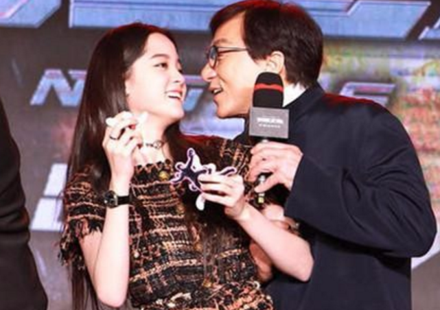 怎样可以快速进入娱乐圈 f18a5afcb2e84659a6e07f5fd48d6a7c.png