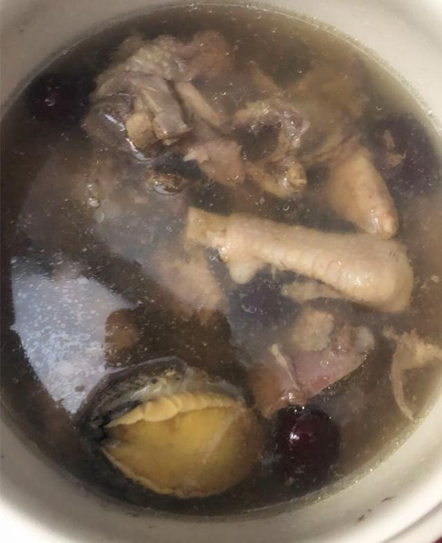 这是小鸡炖鲍鱼