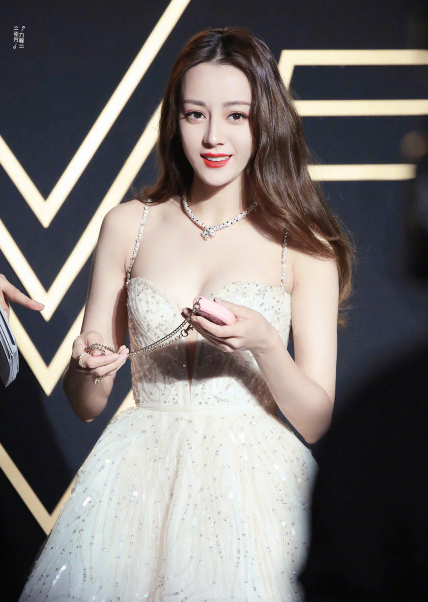 瘦但是没有胸 1ca3fe2f00f64869a265276e347351d2.png