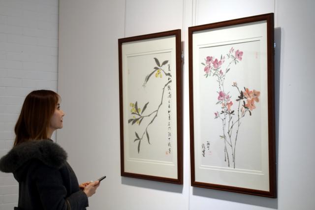 原创苏州画家中最好主持人主持人中最好画家阿丁花鸟画展爱慕美术馆