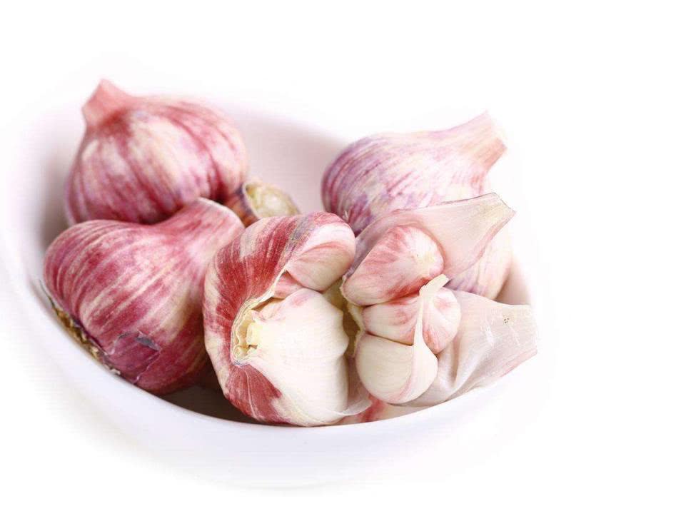 蒜头怎么剥皮最快 438de73021444cf6b92f7eeb657e9a85.jpeg