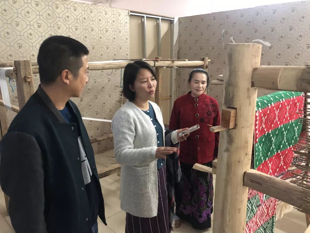 沪滇携手情谊深,互融共享谋发展——上海闵行区曹行小学与勐腊镇中心