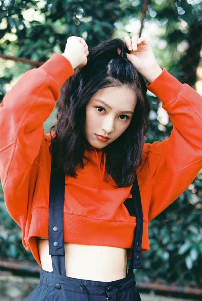 奔跑吧兄弟》播出了新一期"三校争霸赛",节目中,angelababy初遇黄灿灿
