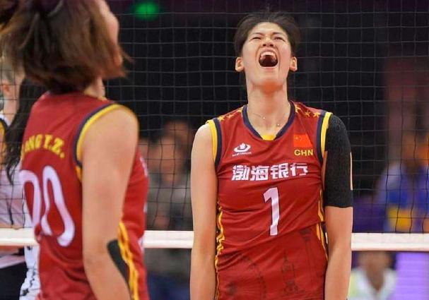 关键分女王！李盈莹决胜局统治力再现 郎平和中国米乐 M6女排就看重这点(图6)
