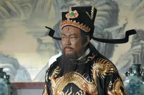 因为|当年包拯的官职有多大呢？在现在是什么级别，真的可以先斩后奏吗