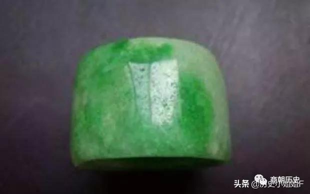 乾隆|乾隆的7世孙，手戴上亿大扳指，专家劝其上交，他直言回怼
