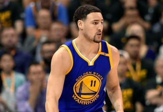 拉塞尔半场8记三分比肩文斯卡特:NBA多项三分