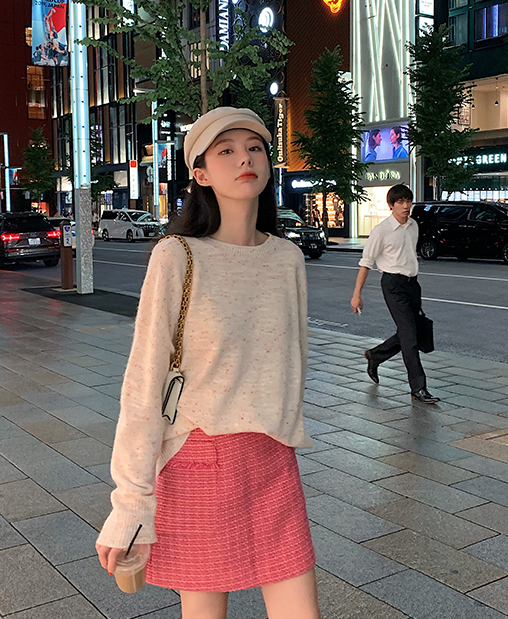 慵懒风毛衣怎么搭配下装 830b64f0d1d547c59e4ba32f799ff84f.png