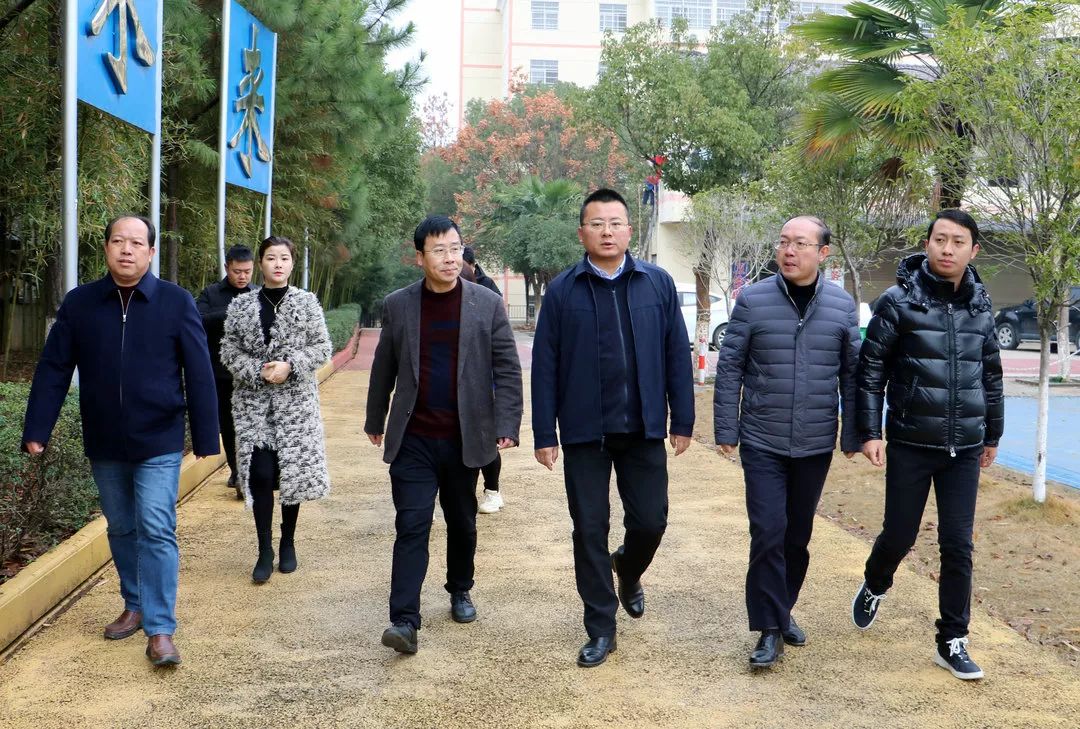 县委副书记,县长陈敏莅临我校调研