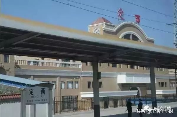 庆阳市长庆桥火车站,位于甘肃省庆阳市宁县长庆桥镇,是甘肃省庆阳市第