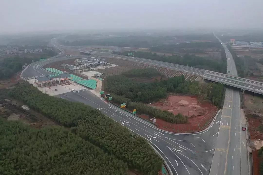 附近,与东昌高速公路相接,南至嵩湖乡杨家村附近,与金抚高速公路顺接