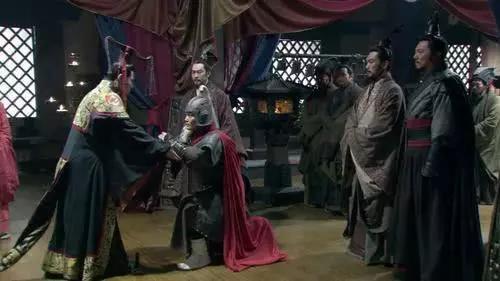 长平之战|长平之战中，当赵括落入秦军包围圈时，手握40万大军为何不突围