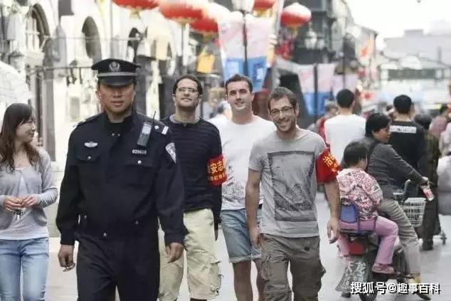 东北小哥赵岩婚纱照_盗墓笔记小哥图片