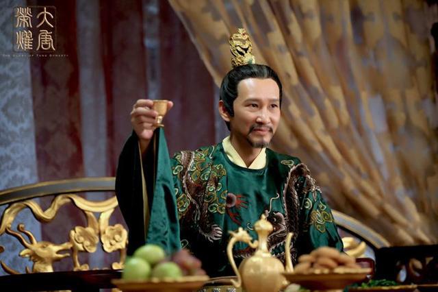 他是出道17年以反派走红的老戏骨鹤唳华亭中演男主老师下线太早