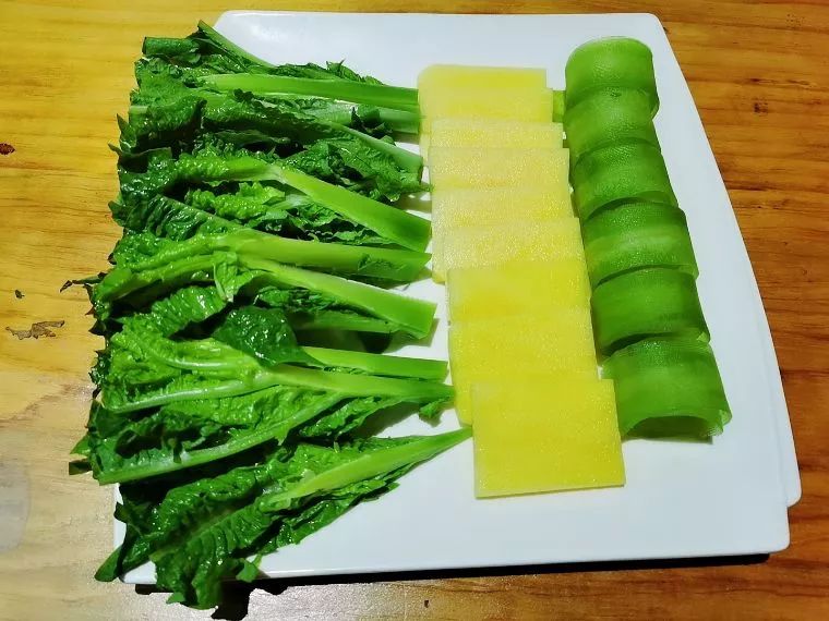 元抢|焉知吃鱼之乐?仅88元抢子非鱼3-4人餐!石锅鱼+干锅鸡+素菜6选4,寒冷天气里给你来一份石锅鱼过个暖冬【武侯区】子不吃鱼