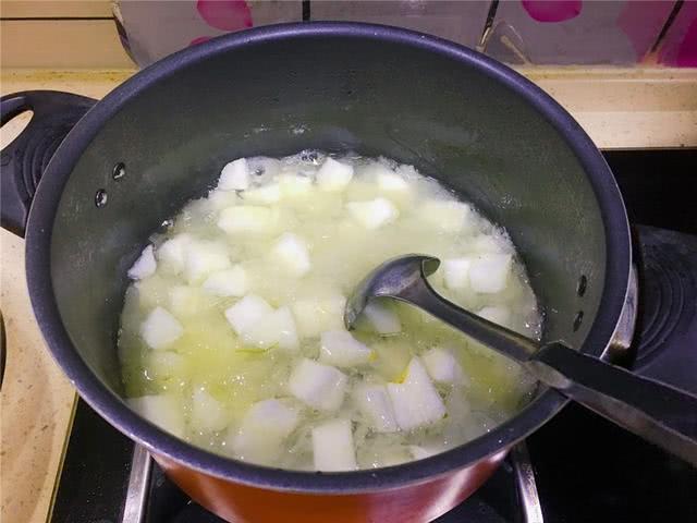 银耳怎么炖给孩子吃 4b779b9974664f8f88a20de8620d91a9.jpeg
