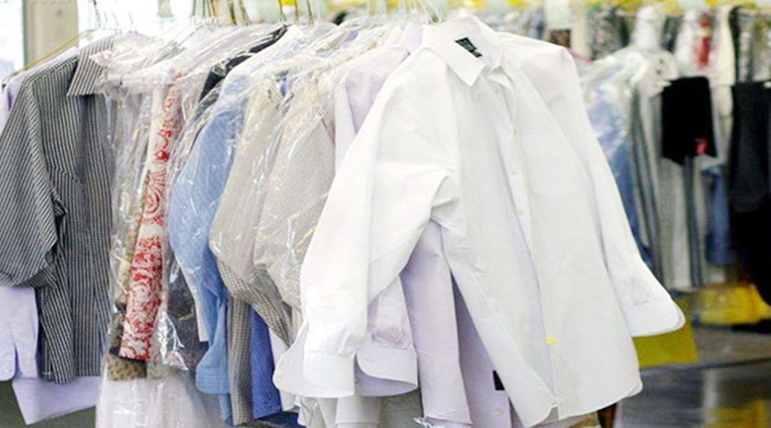 干洗店的秘密:干洗店不用水洗,衣服是怎么清洗干净的?