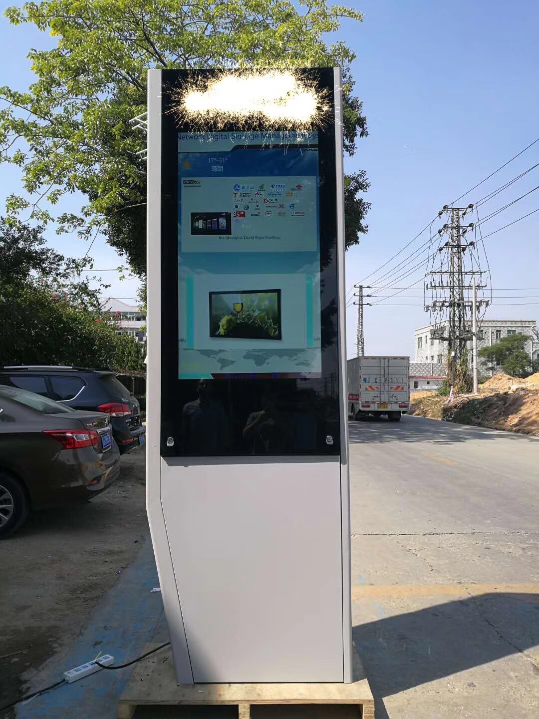 一个好的户外广告机在发布信息时当具备什么功能?