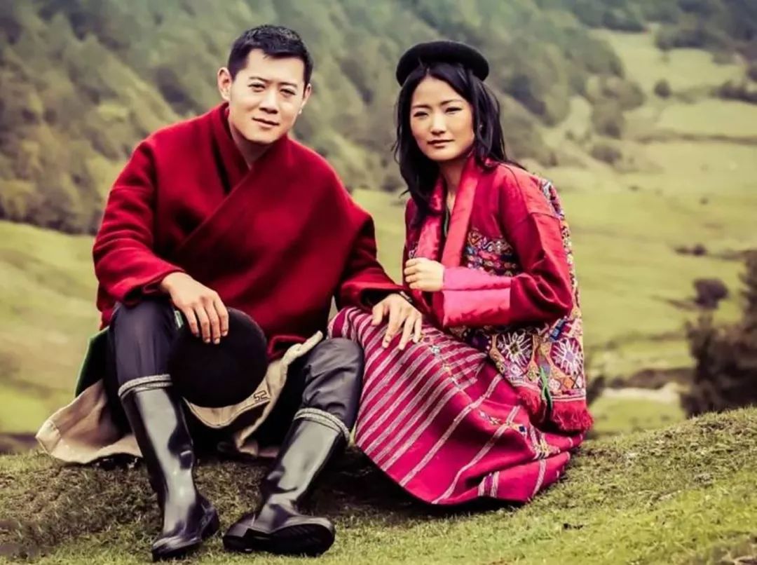 29岁不丹王后怀孕数月，却与英俊国王零交流，冷美人名号当之无愧