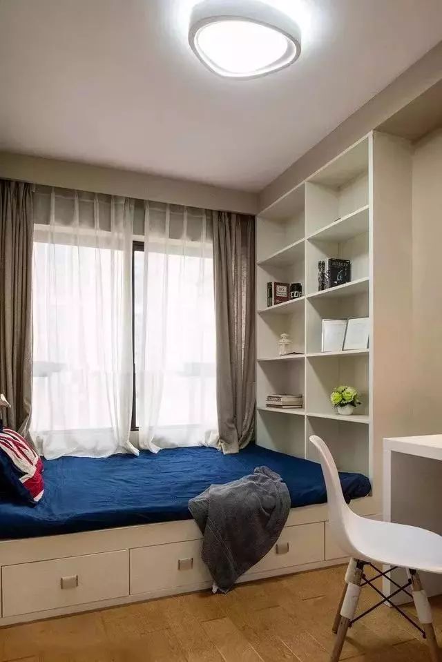 飘窗改造成书桌方案 7a86b53af9f74fe6b02f0d8d904231ae.jpeg