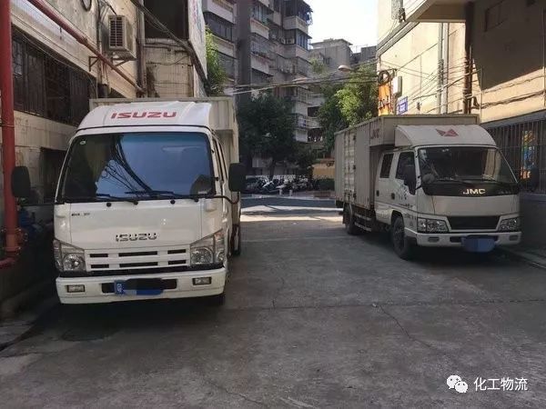 二轴蓝牌货车限载多少吨 7bbec05d579044bf944833a34622ee93.jpeg