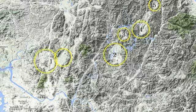 依兰发现陨石坑,网友纷纷打开卫星地图,一口气在韩国找到五个图片