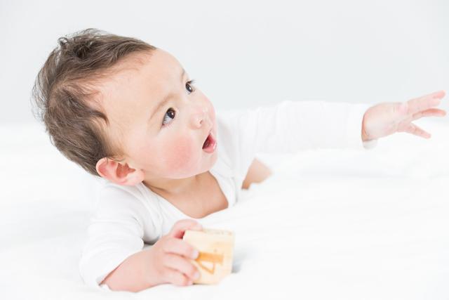 几个月会有意识的抓东西 85b5902bbe594be099c839bda2bc3212.jpeg