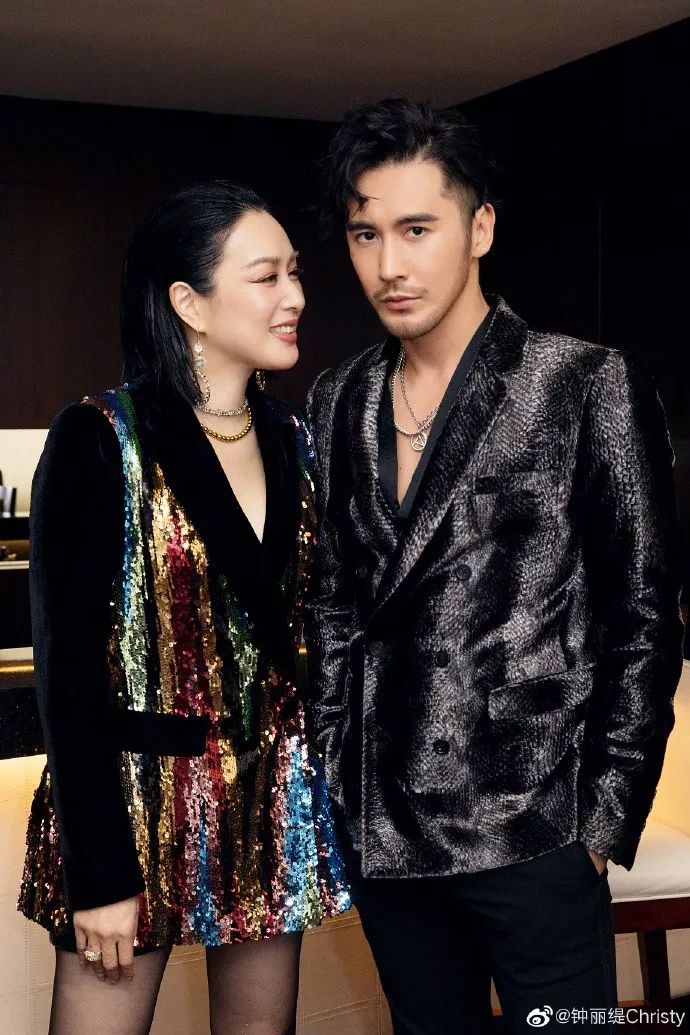 萌娃秀李冰冰侄子星味十足,钟丽缇二女逆袭高级脸,三女最像妈妈 作者: 来源:不八卦会死星人 萌娃秀李冰冰侄子星味十足,钟丽缇二女逆袭高级脸,三女最像妈妈 作者: 来源:不八卦会死星人