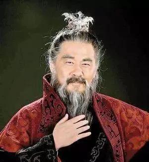 刘备|刘备落魄时，水镜先生举荐诸葛亮，却不提侄子司马懿？原因太现实