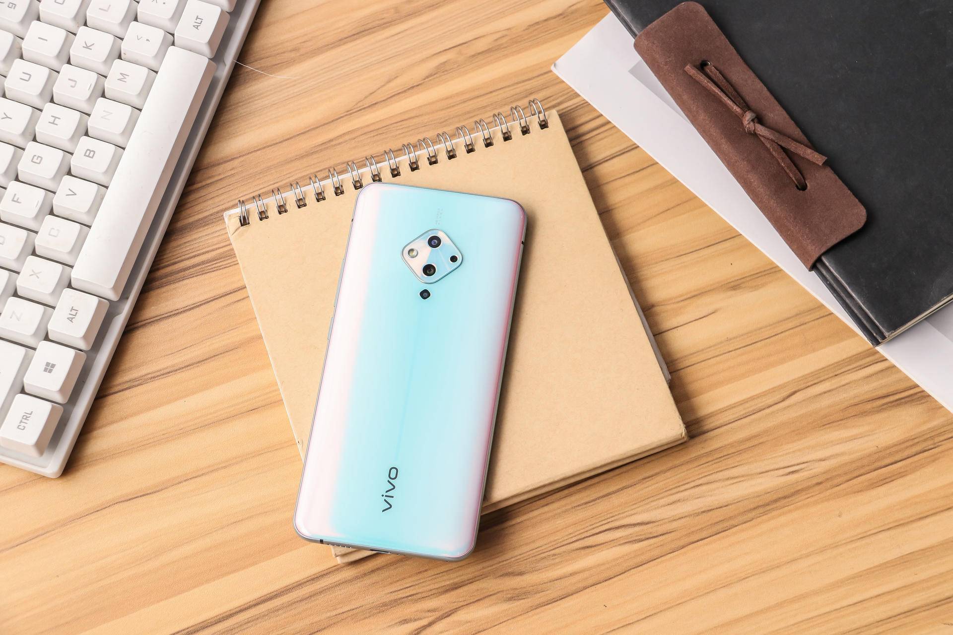 vivo S5上手评测：vivo S5不只是自身美，照亮的还有你的美