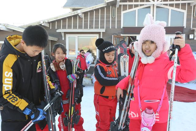 2019年大武口人口_大武口龙泉山庄(2)