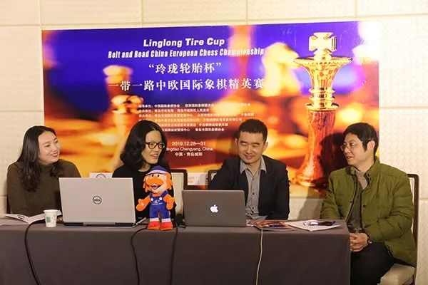 [中国国际象棋协会]视频|参赛期间遇恩师 开怀畅谈棋局得失