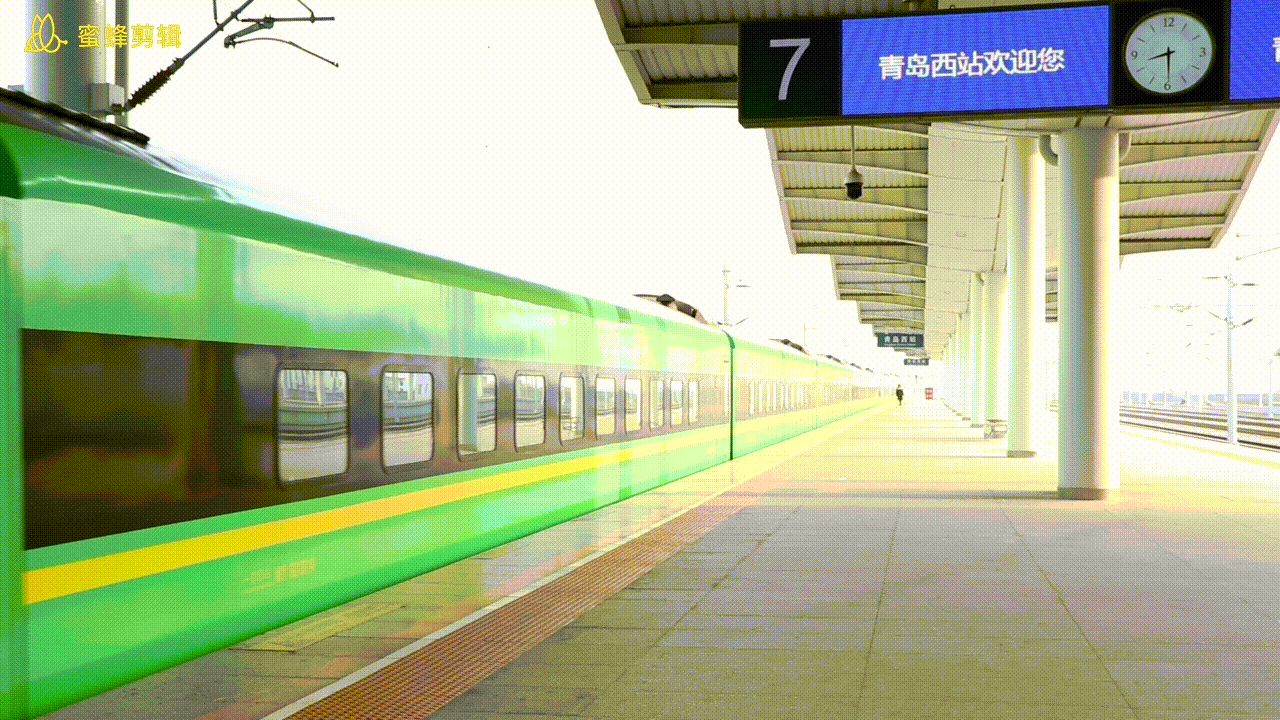 12月30日8:19,由杭州始发开往青岛北的d782次列车,到达青岛西站,与