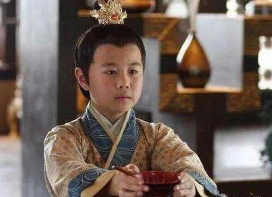 刘裕|他生了个儿子却想丢掉，婶婶抢过来抚养，结果成就千古一帝