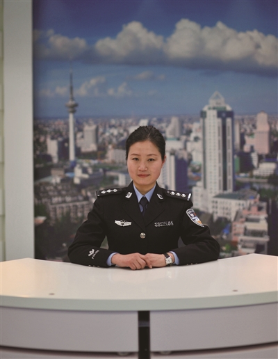 22:11她走出监狱大门,下一刻却倒在离家最近的路口…_符雯艳