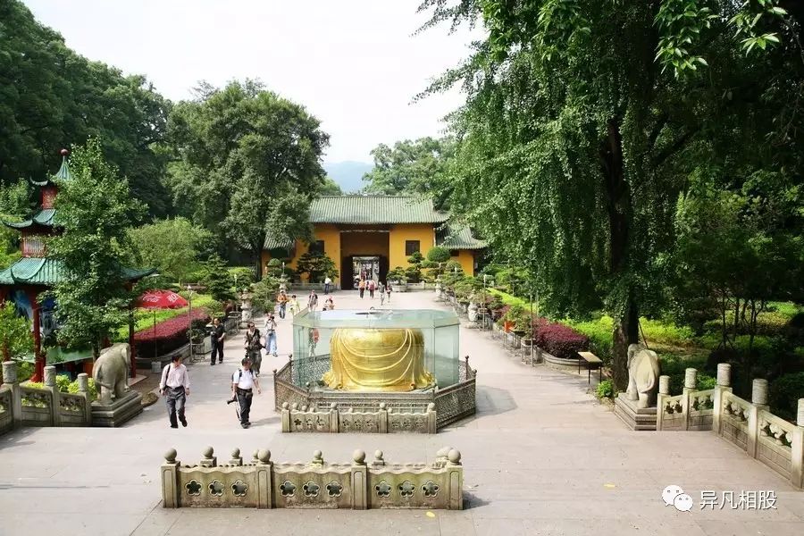 原创独自摩旅南华寺为家国祈福参禅礼佛顿悟法门见贤清心人生之要在于