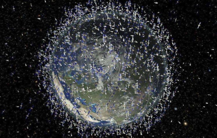 人类都被卫星图骗了,地球在太空的模样,如同大型"垃圾