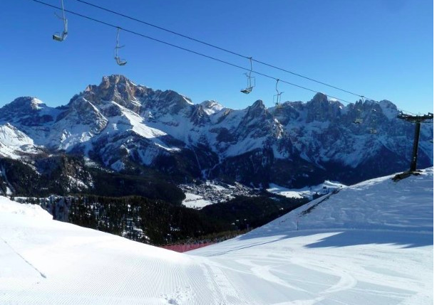 23岁中国女孩意大利滑雪高空摔落重伤昏迷！医生称生命迹象微弱