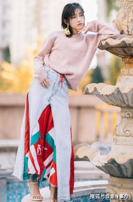 玫粉色长裙搭配什么上衣 d70a5e082a61426fa2ecf2c1e1b65977.jpeg