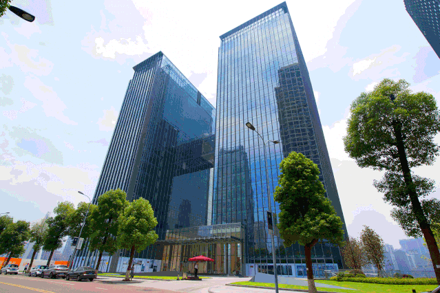 重庆公司全新升级入驻重庆国华金融中心;3月2019年,第一太平戴维斯