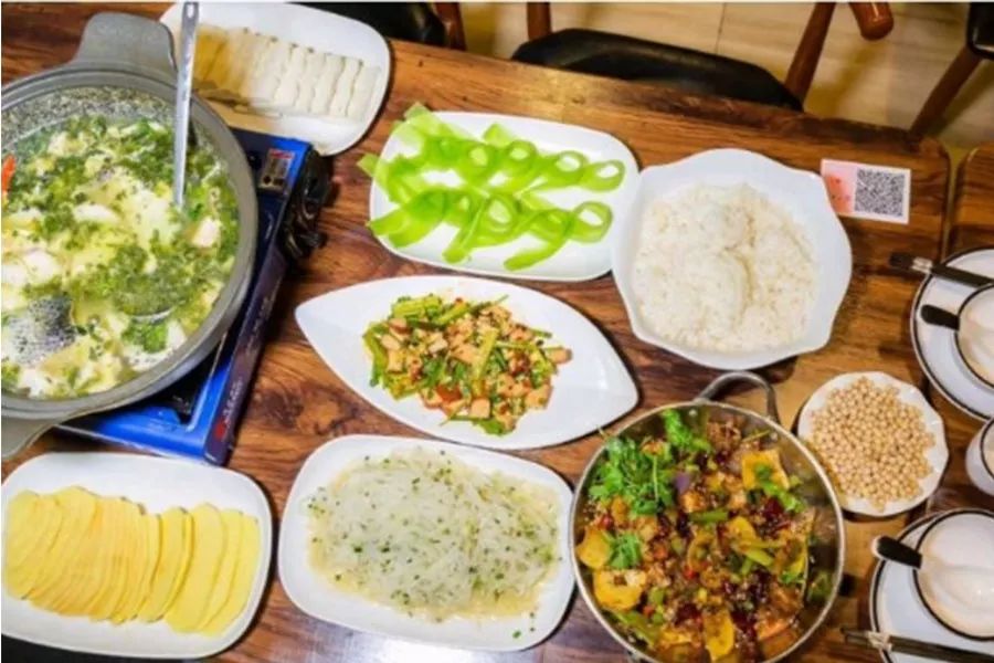 元抢|焉知吃鱼之乐?仅88元抢子非鱼3-4人餐!石锅鱼+干锅鸡+素菜6选4,寒冷天气里给你来一份石锅鱼过个暖冬【武侯区】子不吃鱼