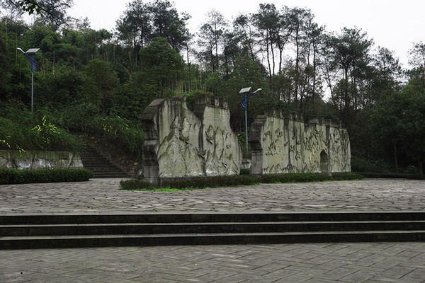 无数次上下南山，竟不知著名的“空军坟”已变成重庆空军抗战纪念园