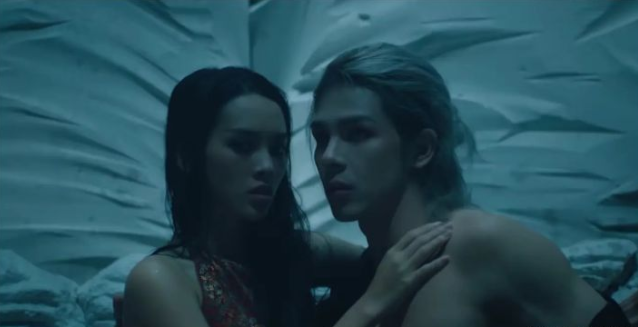 皇帝的枕边人免费版 0550e2720d9f4bb38aa2600c5146d7ba.png