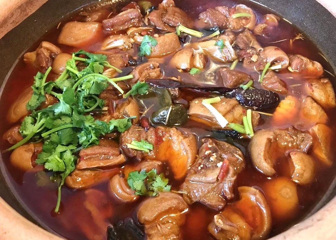 冬日养生羊肉锅,一炒一焖就上桌,香到连吃三大碗!