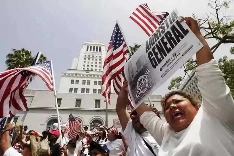 墨西哥人为什么拼命想移民美国?
