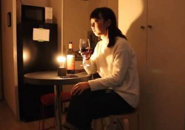 日本姑娘發明「分手燈泡」，別人po文分手她家就爆燈 國際 第4張