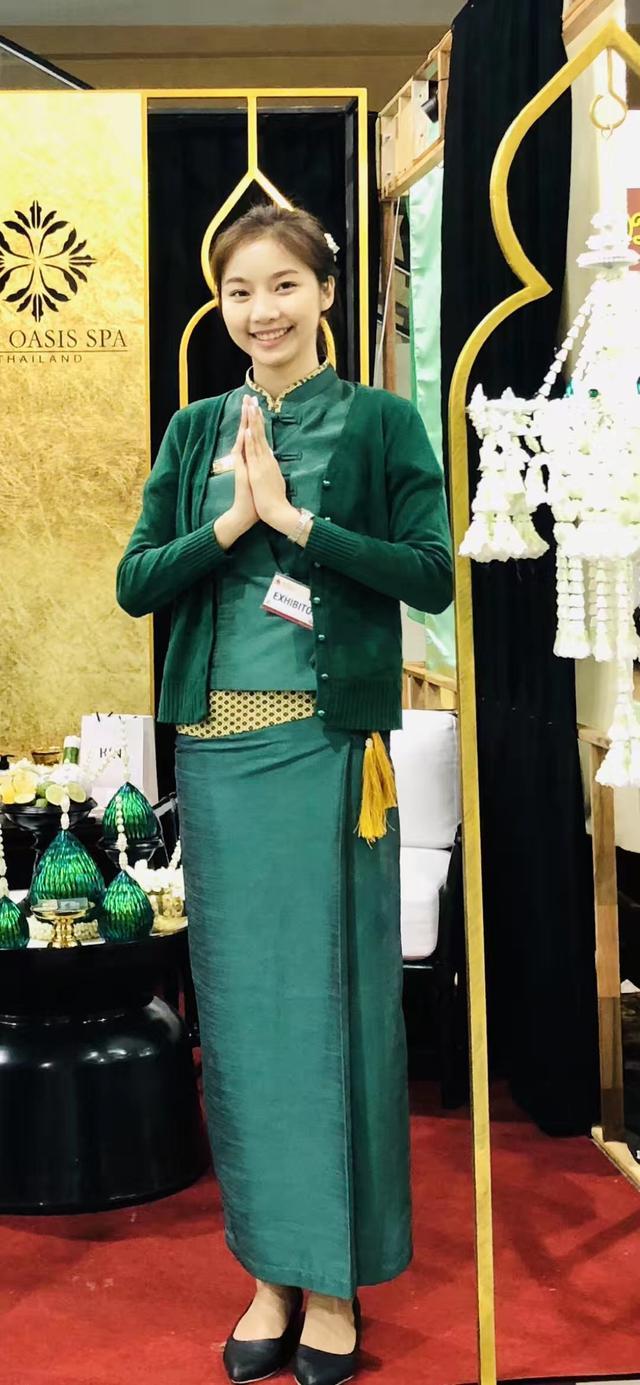 东盟服装 十色五光_文莱