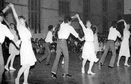 八十年代“白月光”龚雪，为何远走美国？